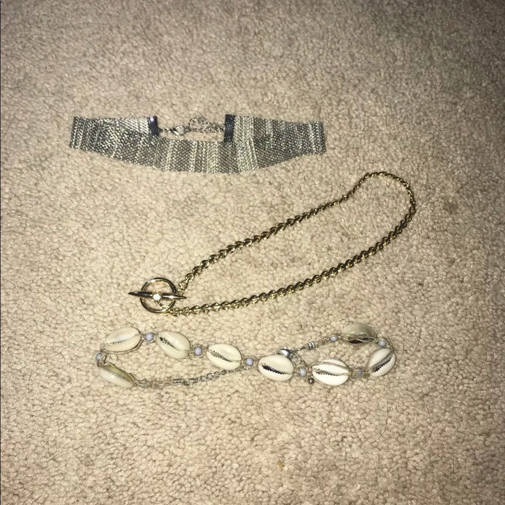 3 Chokers